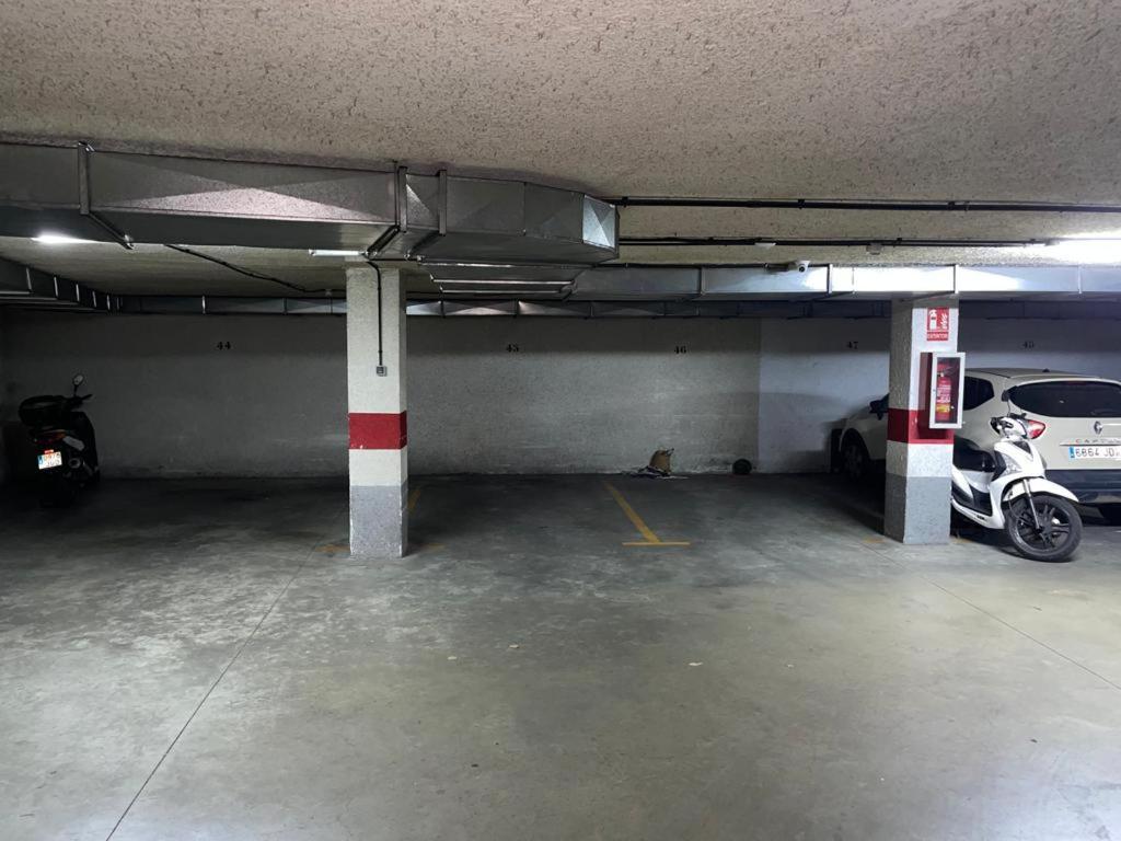 Gran Apartamento Con Parking Gratis Centro De Málaga Eksteriør billede